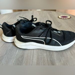 Puma sneakers women’s size 6